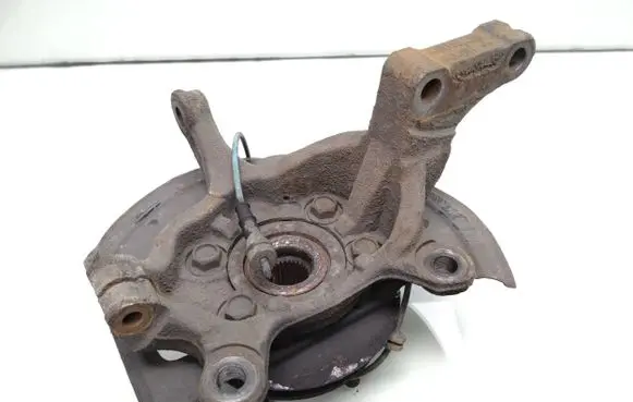 Nissan Juke I F15 Front wheel hub spindle knuckle 400151kk0h