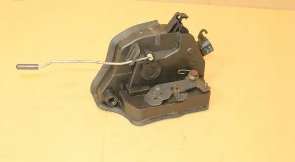 BMW X5 E53 Front door lock 8402538