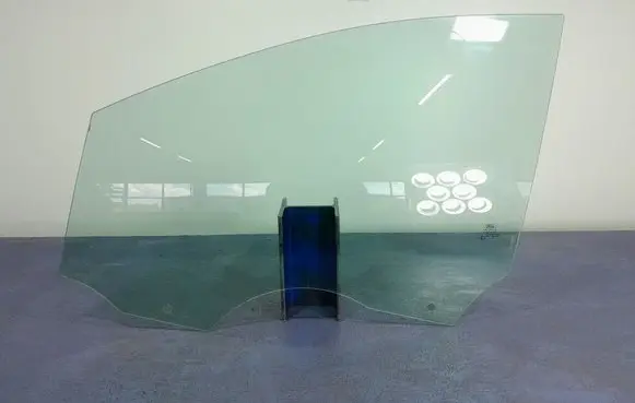 Ford Grand C-MAX Front door window glass four-door