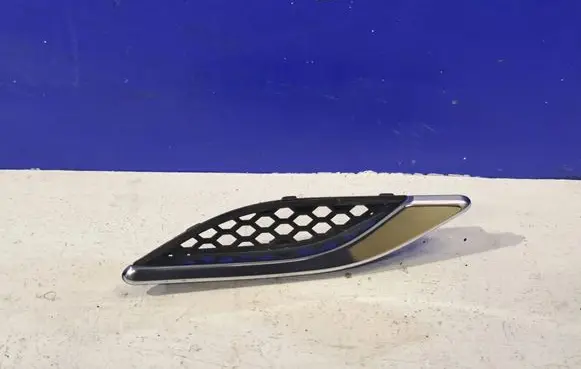 Maserati Ghibli Fender trim (molding) 670023904