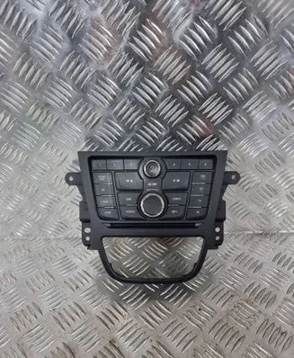 Head unit multimedia control
