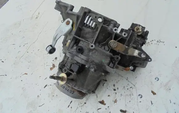 Peugeot 405 Manual 5 speed gearbox 20CL97