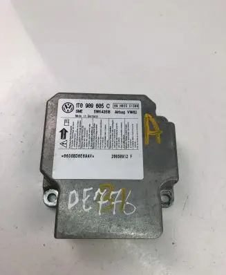 Volkswagen Touran I Other control units/modules 1T0909605C