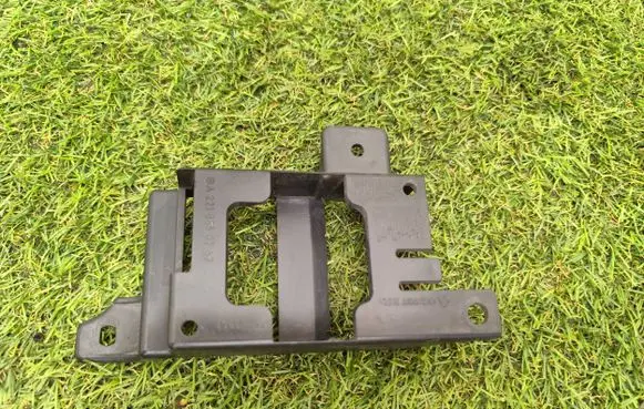Mercedes-Benz S W221 Front parking sensor holder (PDC) A2218850767