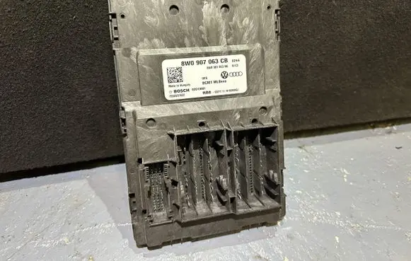 Audi A4 S4 B9 Comfort/convenience module 8W0907063CB F005V01922 8W0907063BB