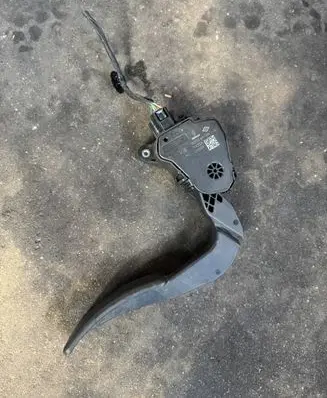 Renault Express Accelerator throttle pedal 180026976R