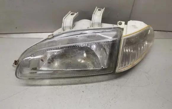 Honda Civic Headlight/headlamp 082171111