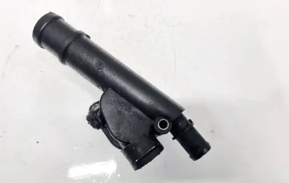 Volkswagen Golf IV Engine coolant pipe/hose 462988624