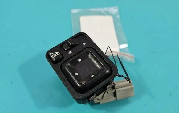 Opel Frontera B Electric window control switch IMPRK1514152