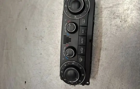 Mercedes-Benz CLK A209 C209 Climate control unit A2038304385 F011500039