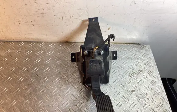 Mercedes-Benz Sprinter W906 Accelerator throttle pedal 0280735023 A9063000404