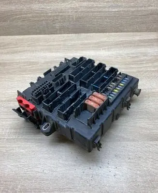 Opel Vectra C Fuse module 93173415