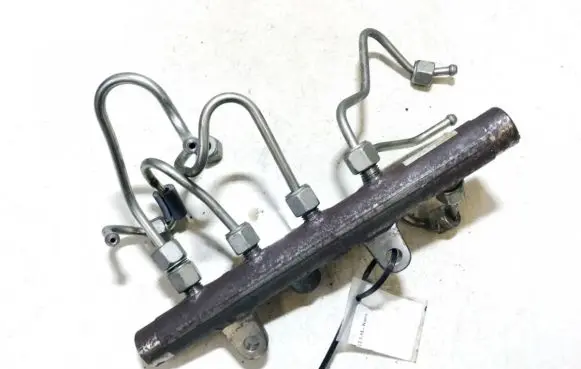 Renault Scenic III - Grand scenic III Fuel main line pipe 8200704212 h8200704217
