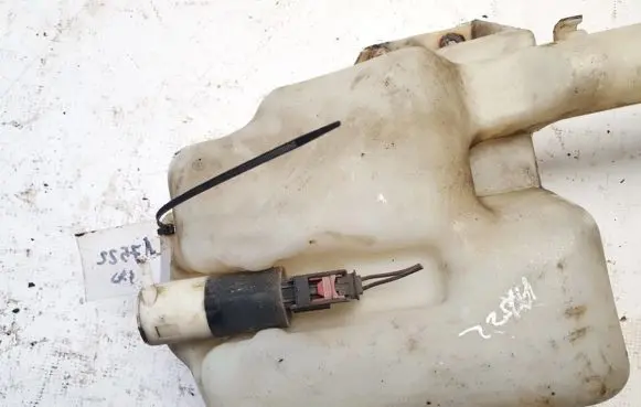 Chrysler Sebring (ST-22 - JR) Windscreen/windshield washer pump