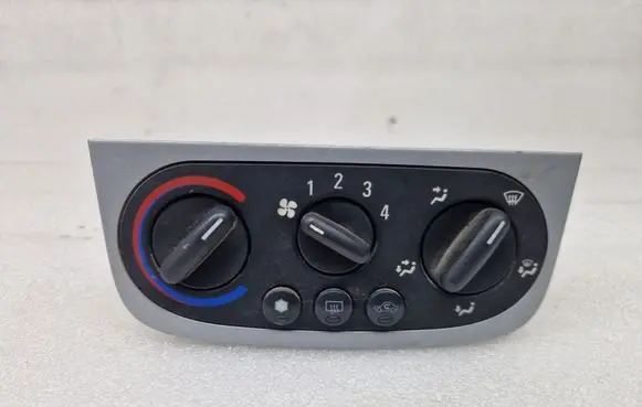 Opel Combo C Climate control unit 031110H