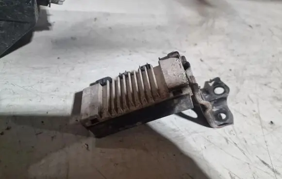 Toyota Avensis T270 Glow plug pre-heat relay 2855130010