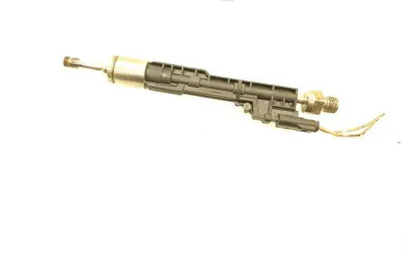 BMW 5 F10 F11 Fuel injector 7597870
