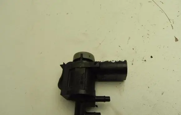Audi A4 S4 B8 8K Turbo solenoid valve 1J0973722 VD1000