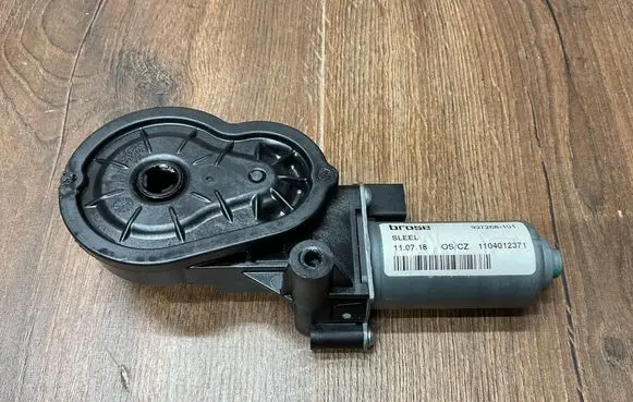 Mercedes-Benz E W213 Seat adjustment motor 937268 921863