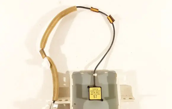 Toyota Verso Aerial antenna amplifier 8686064020