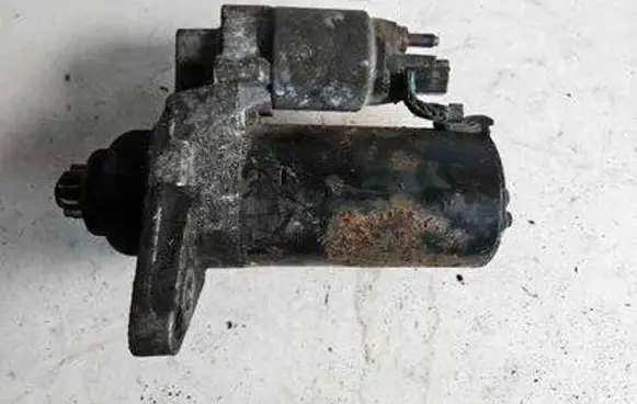 Volkswagen PASSAT B6 Starter motor 1005831311