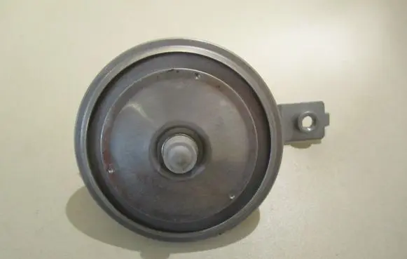 Audi A6 S6 C5 4B Horn signal CH5070105