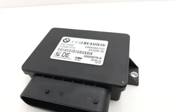 BMW X3 F25 Hand brake control module 6858017 23122010 0120821014