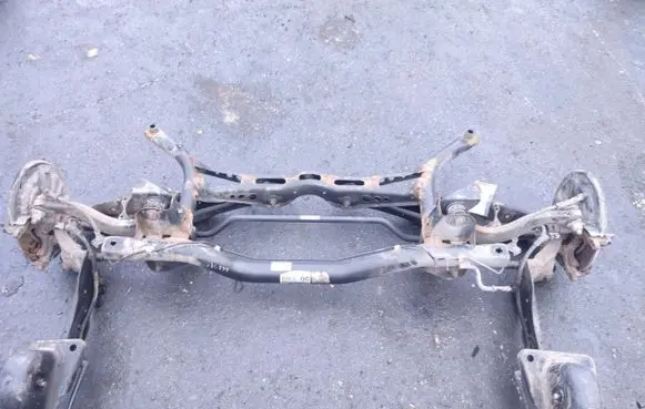 Volkswagen Polo VI Rear axle beam 