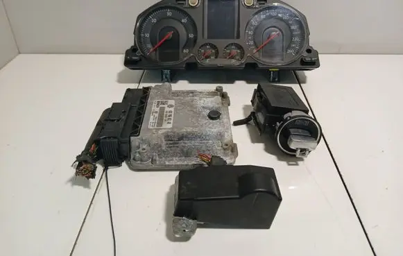 Volkswagen PASSAT B6 Engine ECU kit and lock set 