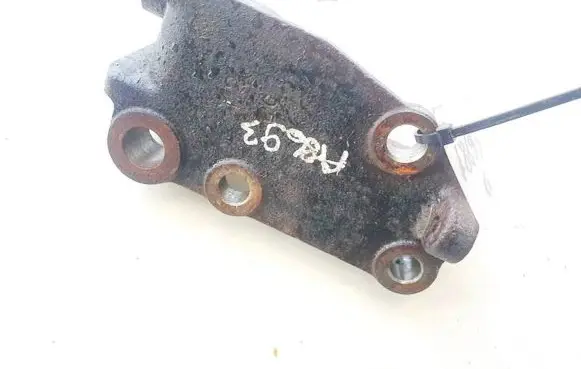 Mazda CX-7 Engine mounting bracket