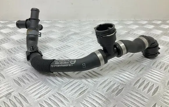 Audi A4 S4 B9 Engine coolant pipe/hose 8W0121030K 8W0121087D 8W0122293S