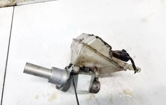 Brake fluid reservoir