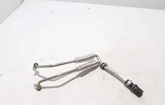 Porsche Panamera (971) Engine coolant pipe/hose 06M121085B