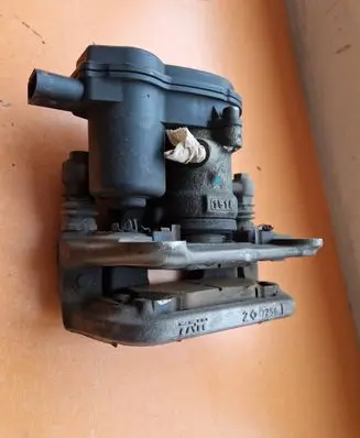 Fiat 500X Rear brake caliper 32353471C