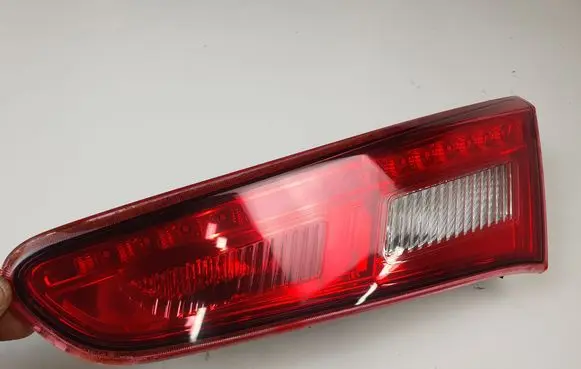 Alfa Romeo Giulietta Tailgate rear/tail lights 50513400