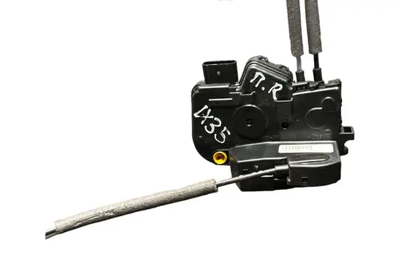 Hyundai ix35 Front door lock 813202Y020
