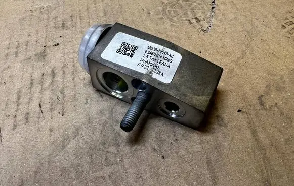 Ford Bronco Air conditioning (A/C) expansion valve MB3B-19849-AC MB3B19849AC