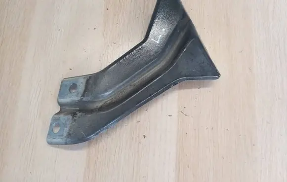 Audi A1 Fender mounting bracket 8X0821135A