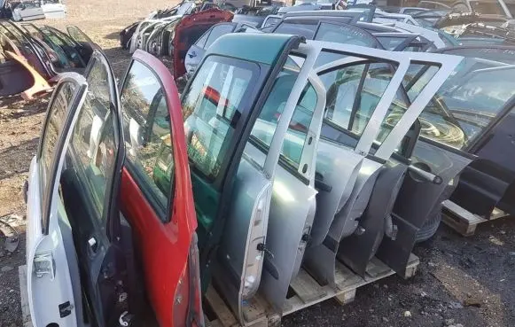Renault Scenic II - Grand scenic II Front door pilkos