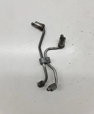 Toyota RAV 4 (XA30) Fuel injector supply line/pipe 