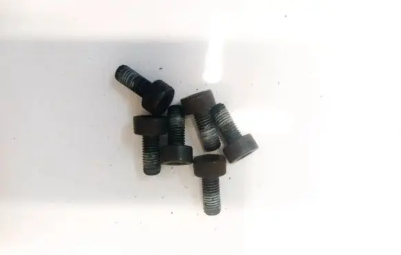Ford Focus Nuts/bolts 