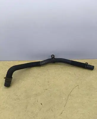 Mercedes-Benz C W203 Engine coolant pipe/hose 2035062235