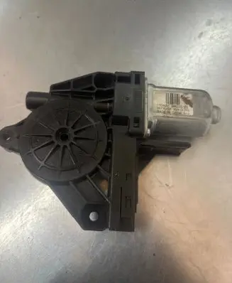 Front wiper linkage