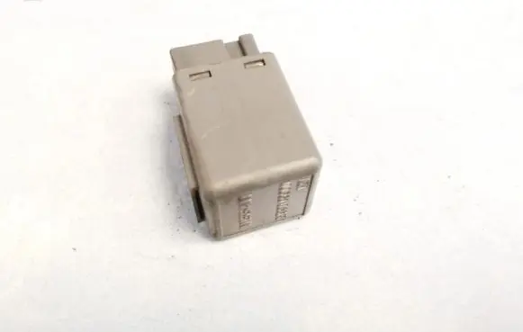 Nissan Almera N16 Other relay 24330c9900