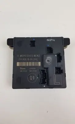 Mercedes-Benz E W211 Door control unit/module 2118201526