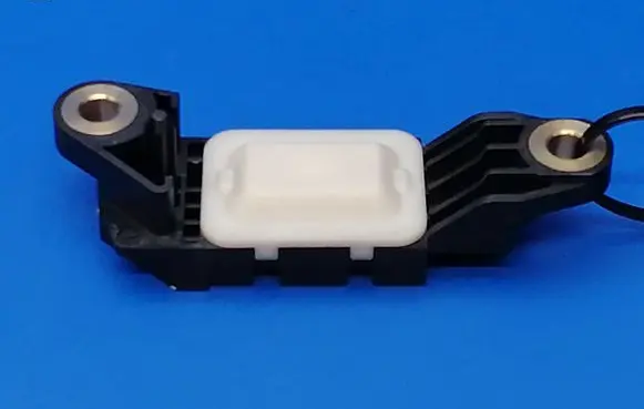 Mercedes-Benz E W211 Airbag deployment crash/impact sensor 0018209126