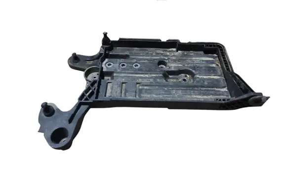 Volkswagen PASSAT B8 Battery tray 5Q0915321H 5Q0915331J