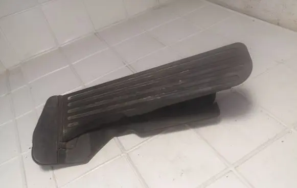 Audi A3 S3 8P Accelerator throttle pedal 1K2723503M 6PV00874501 74390500