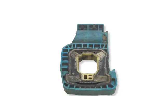 BMW 5 G30 G31 G38 Radiator mount bracket 8632140 8632142 16477117