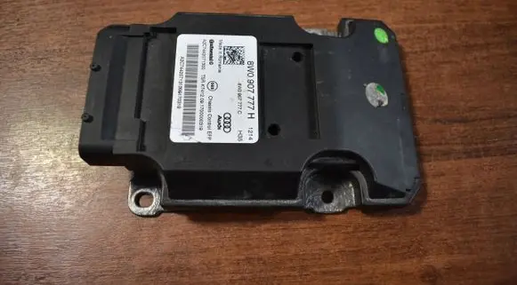 Audi A5 Trunk lid opening control unit 8W0907777H